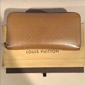 Louis Vuitton Monogram Vernis Zippy Wallet